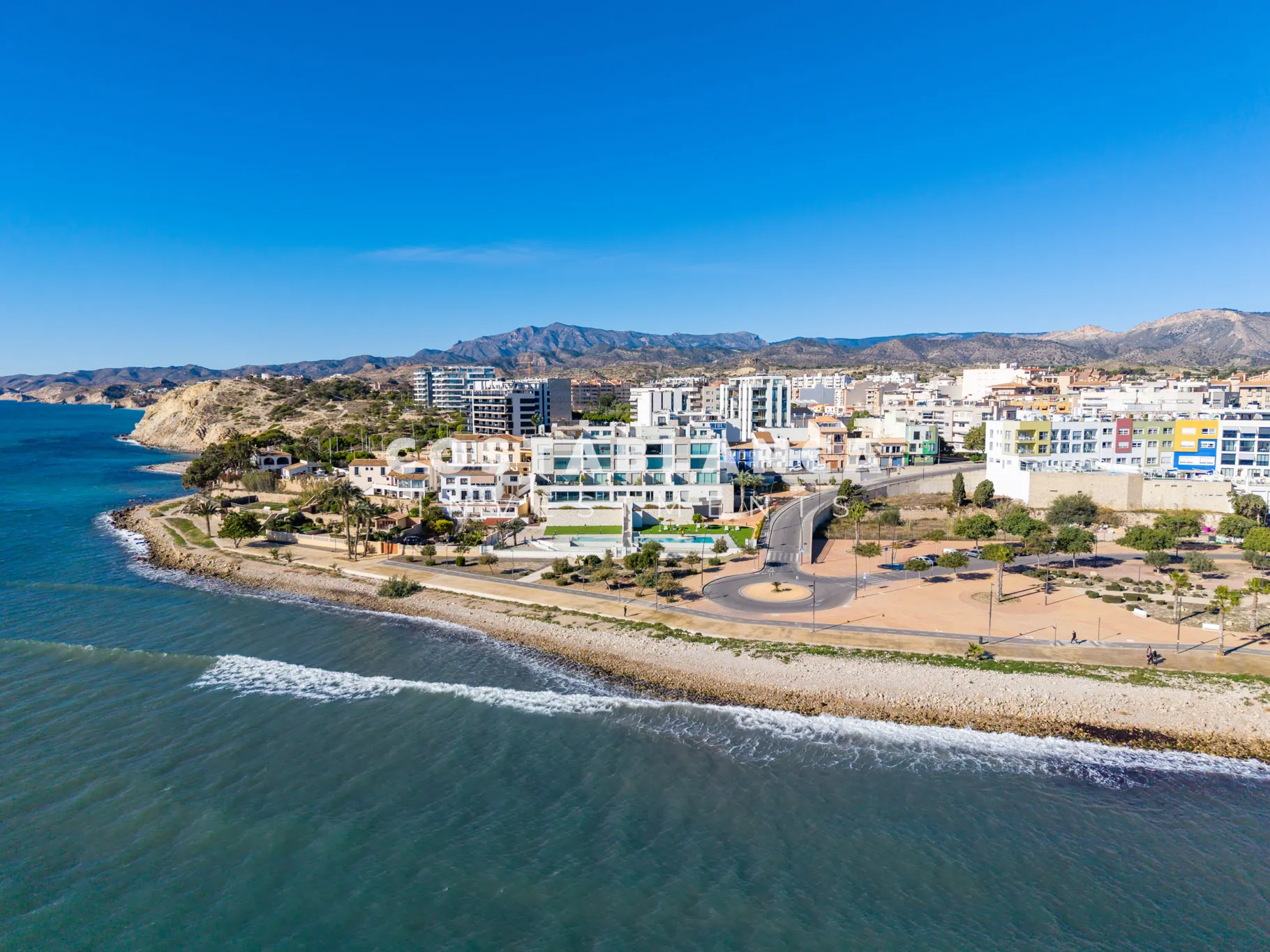 Exceptional apartment on the front line of the Mediterranean with panoramic sea views for sale in Villajoyosa.