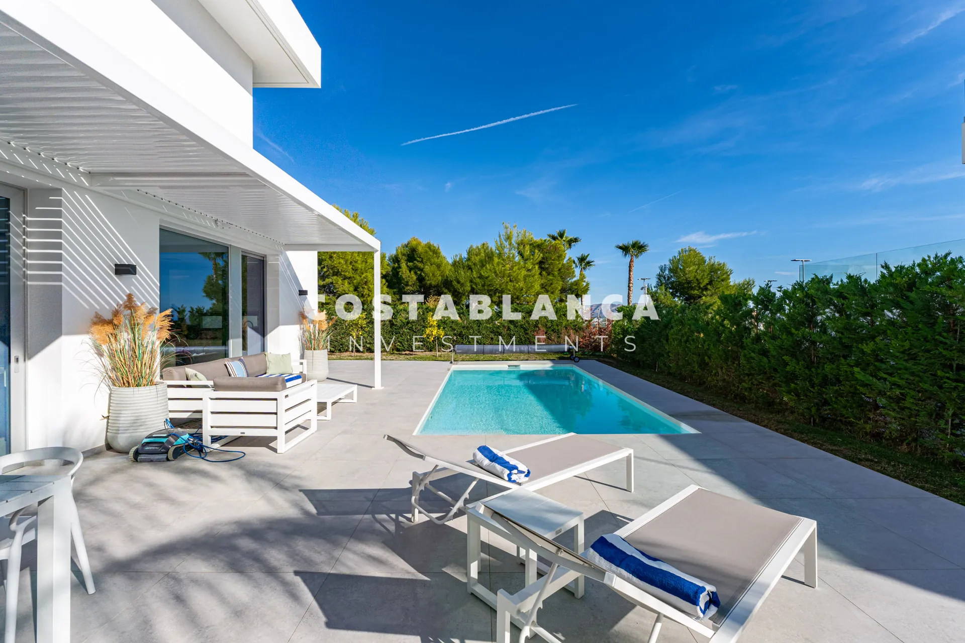 Modern Mediterranean Villa with Private Pool and High-End Finishes for Sale in Finestrat