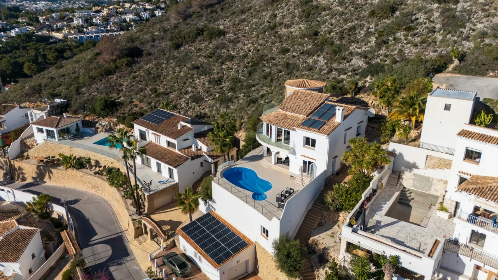 Vila de lux gata de mutat cu vederi panoramice la mare de vânzare în Moraira
