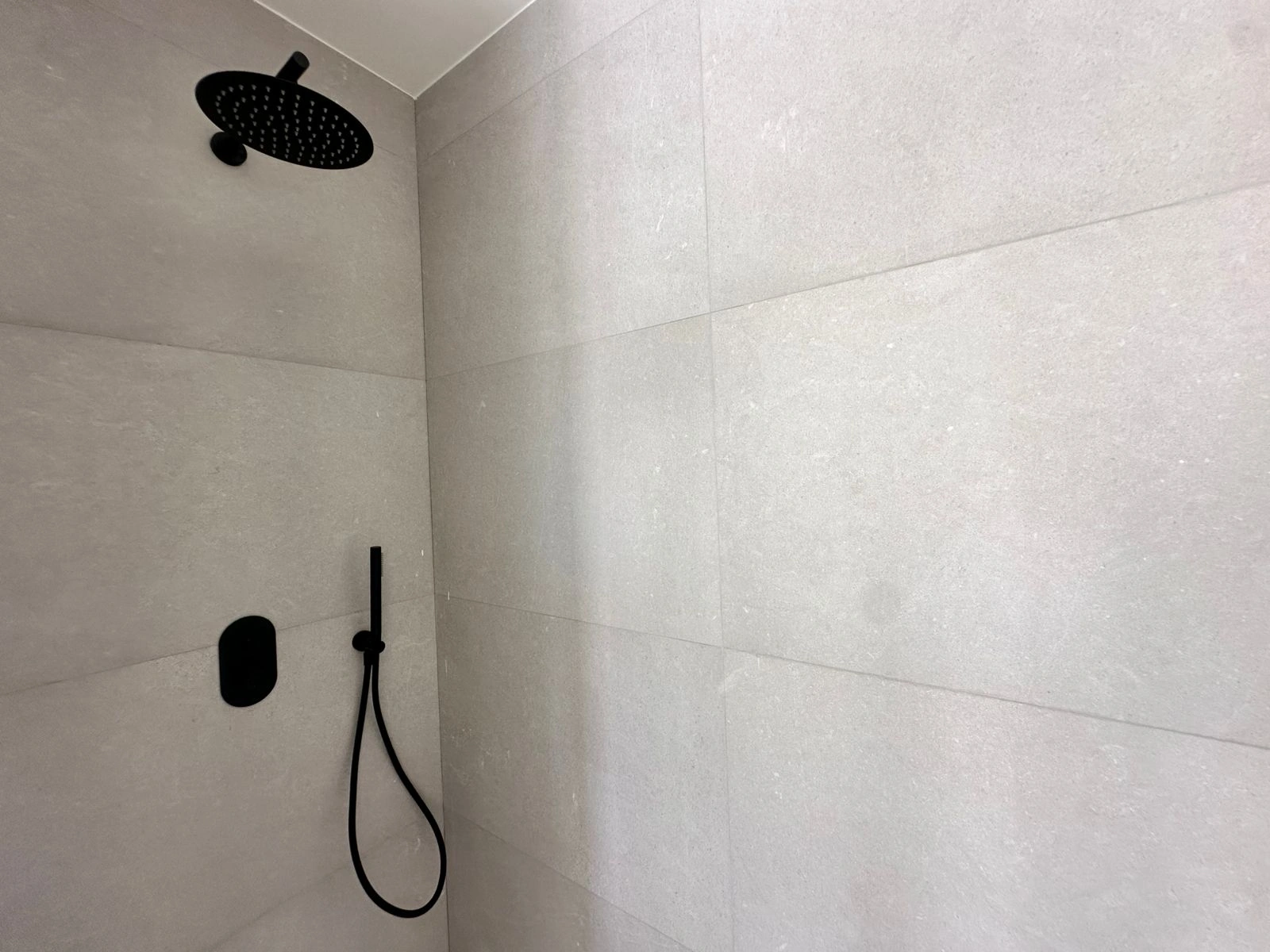 Vila spațioasă cu piscină și finisaje de înaltă calitate de vânzare în Finestrat