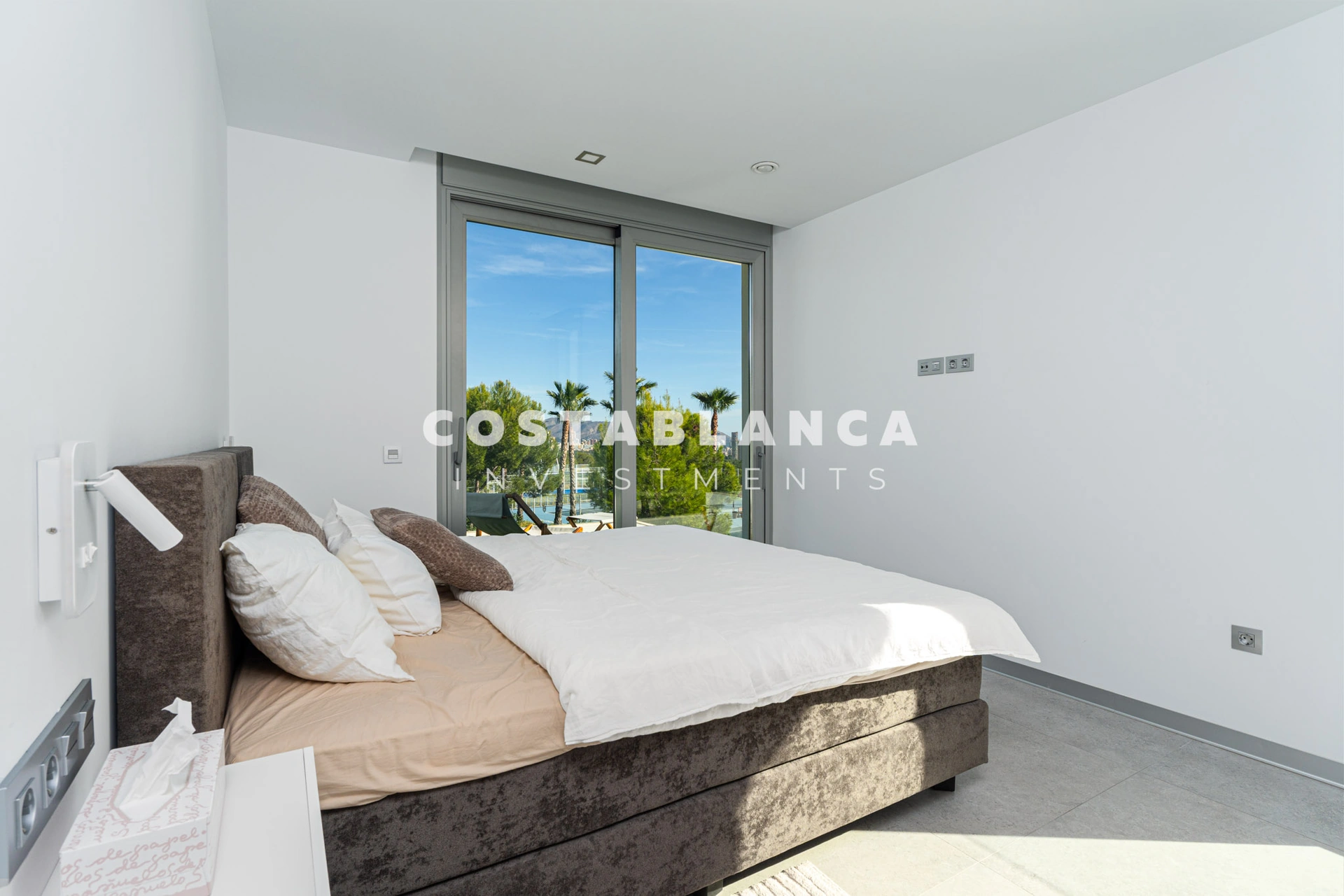 Modern Mediterranean Villa with Private Pool and High-End Finishes for Sale in Finestrat