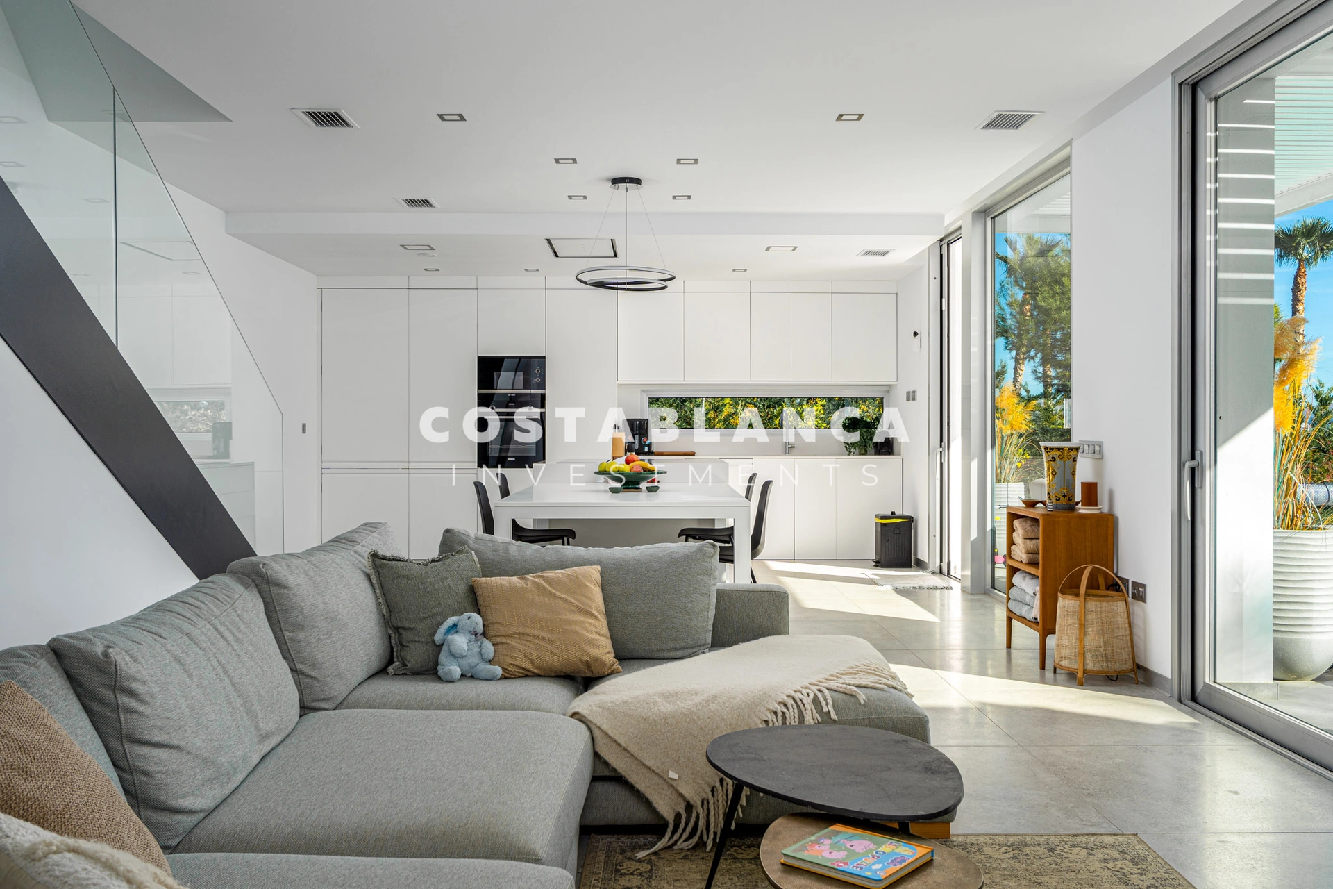 Modern Mediterranean Villa with Private Pool and High-End Finishes for Sale in Finestrat