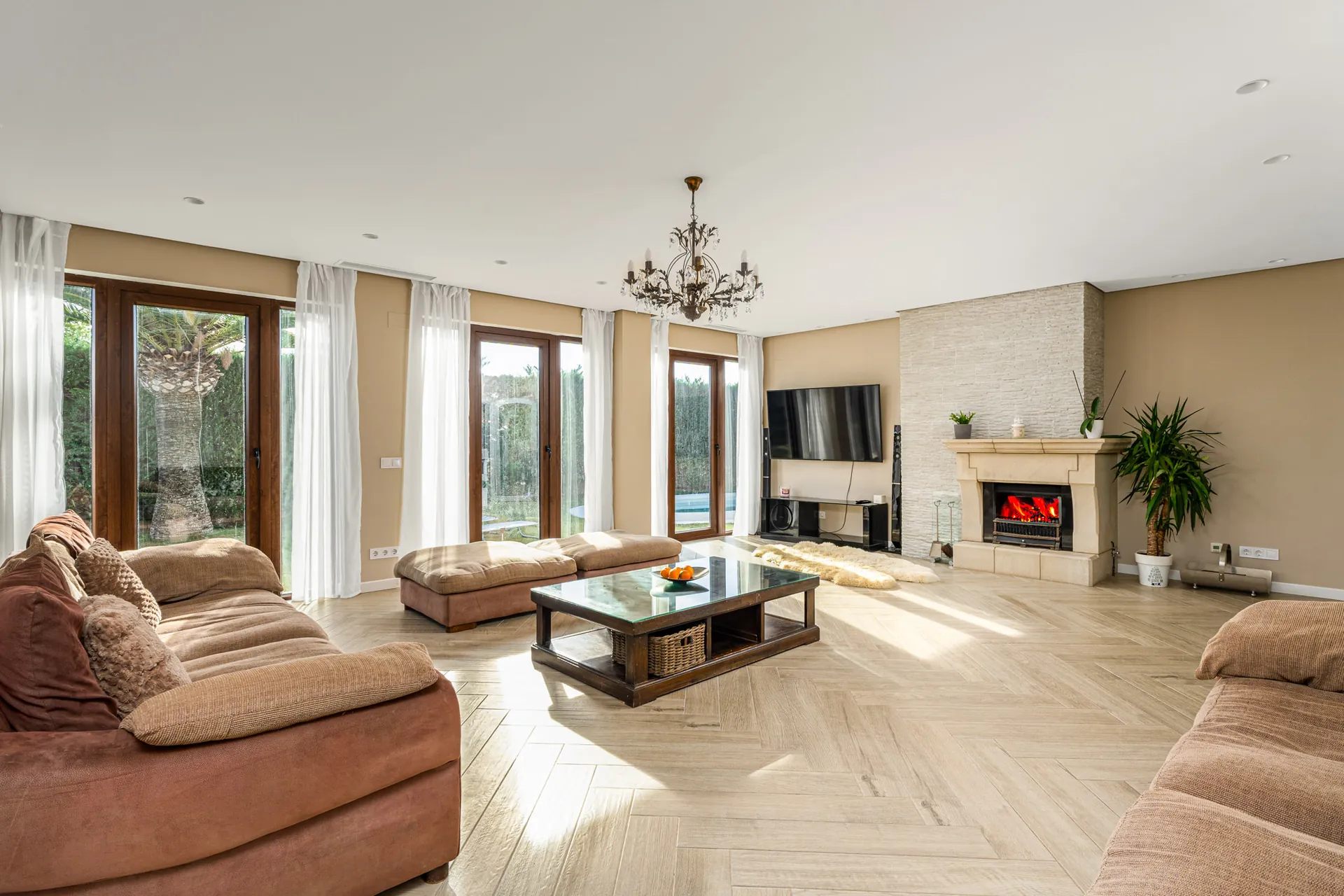 Renovated Mediterranean villa for sale with sea views in Sierra Cortina, Finestrat.