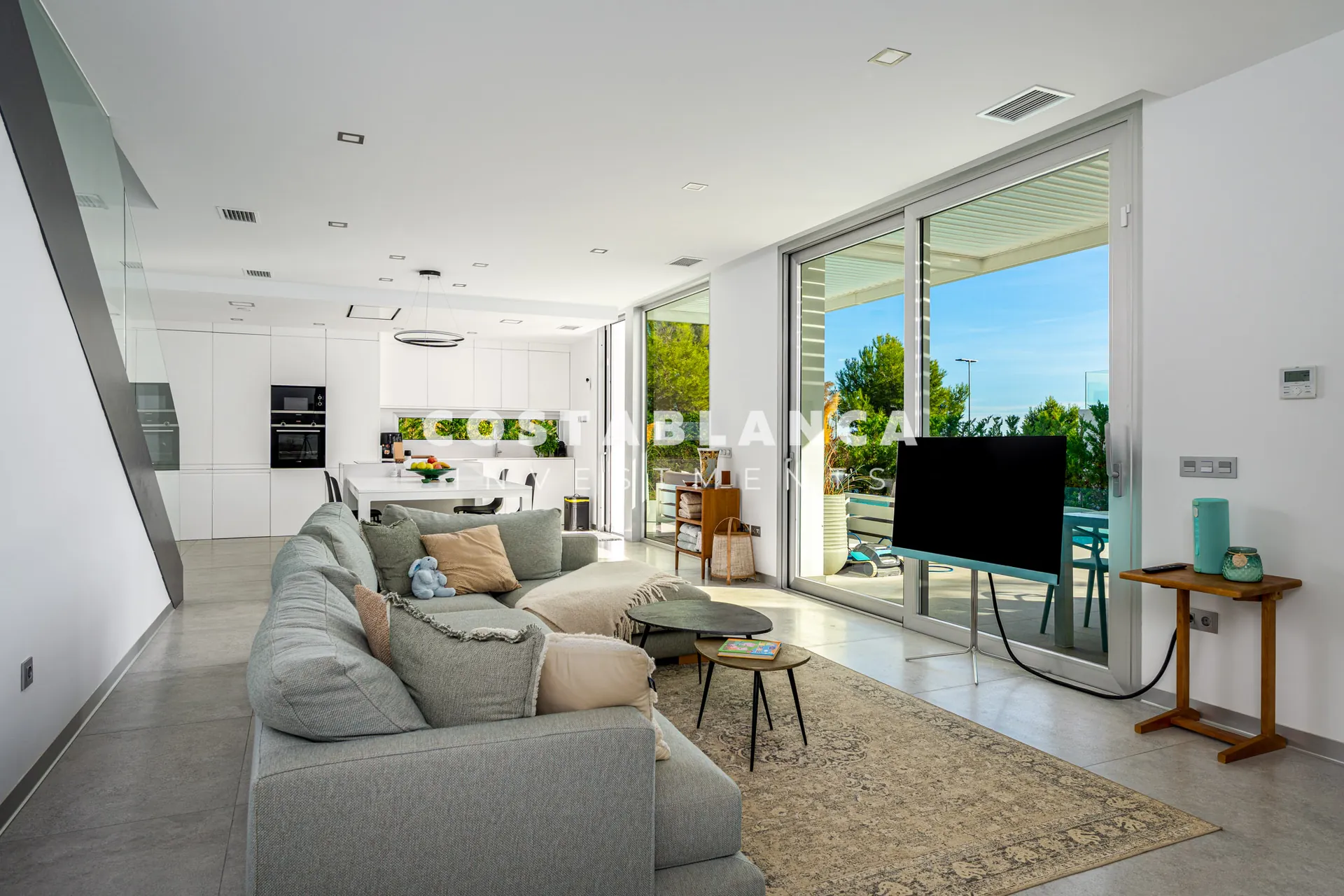 Modern Mediterranean Villa with Private Pool and High-End Finishes for Sale in Finestrat