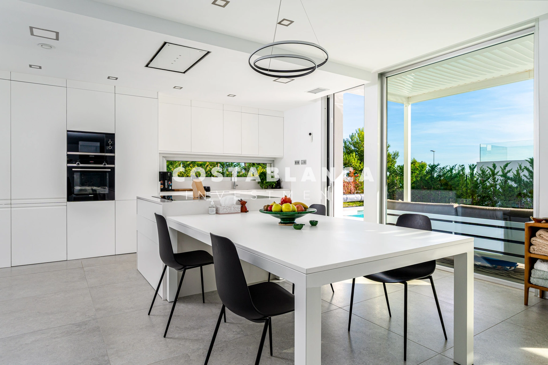 Modern Mediterranean Villa with Private Pool and High-End Finishes for Sale in Finestrat