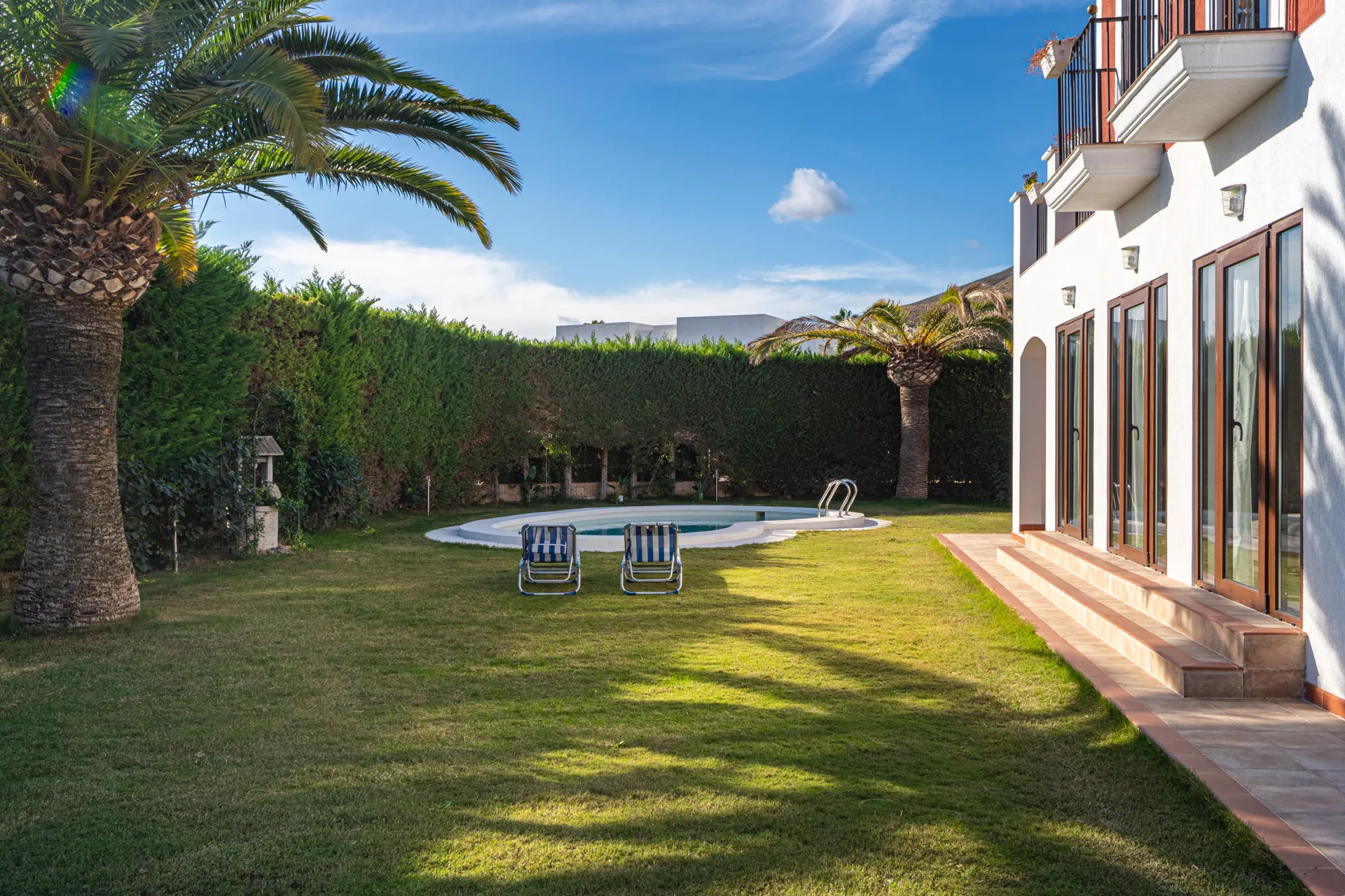 Renovated Mediterranean villa for sale with sea views in Sierra Cortina, Finestrat.