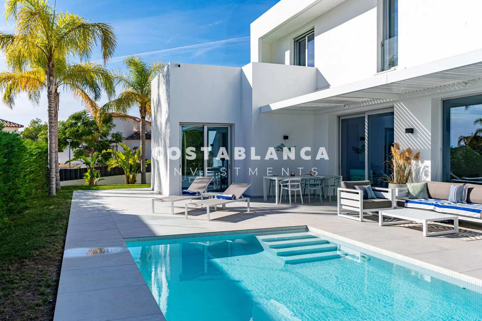 Modern Mediterranean Villa with Private Pool and High-End Finishes for Sale in Finestrat