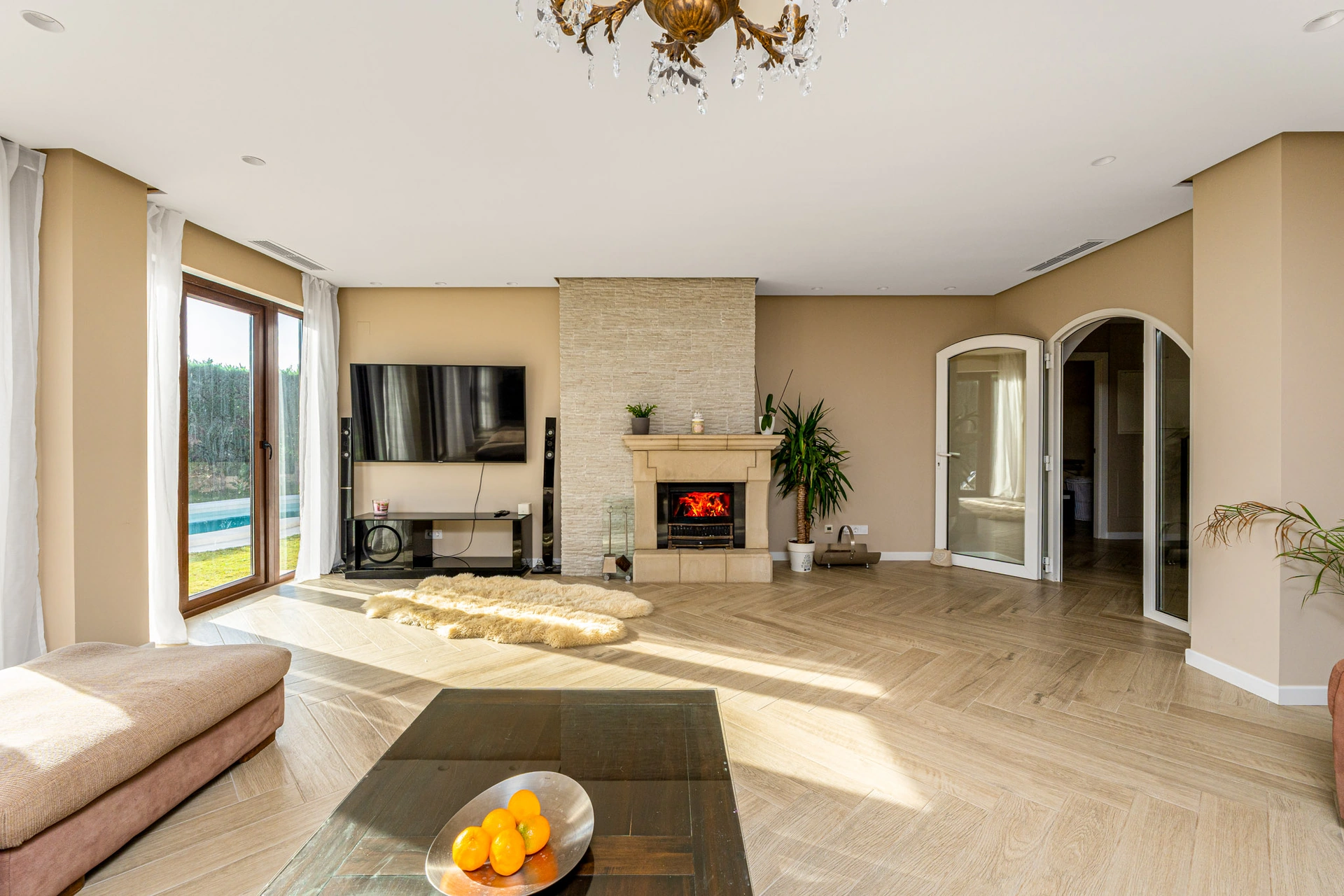 Renovated Mediterranean villa for sale with sea views in Sierra Cortina, Finestrat.