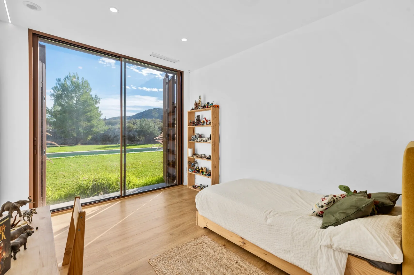 Finca Modernă de Lux cu Intimitate și Natură