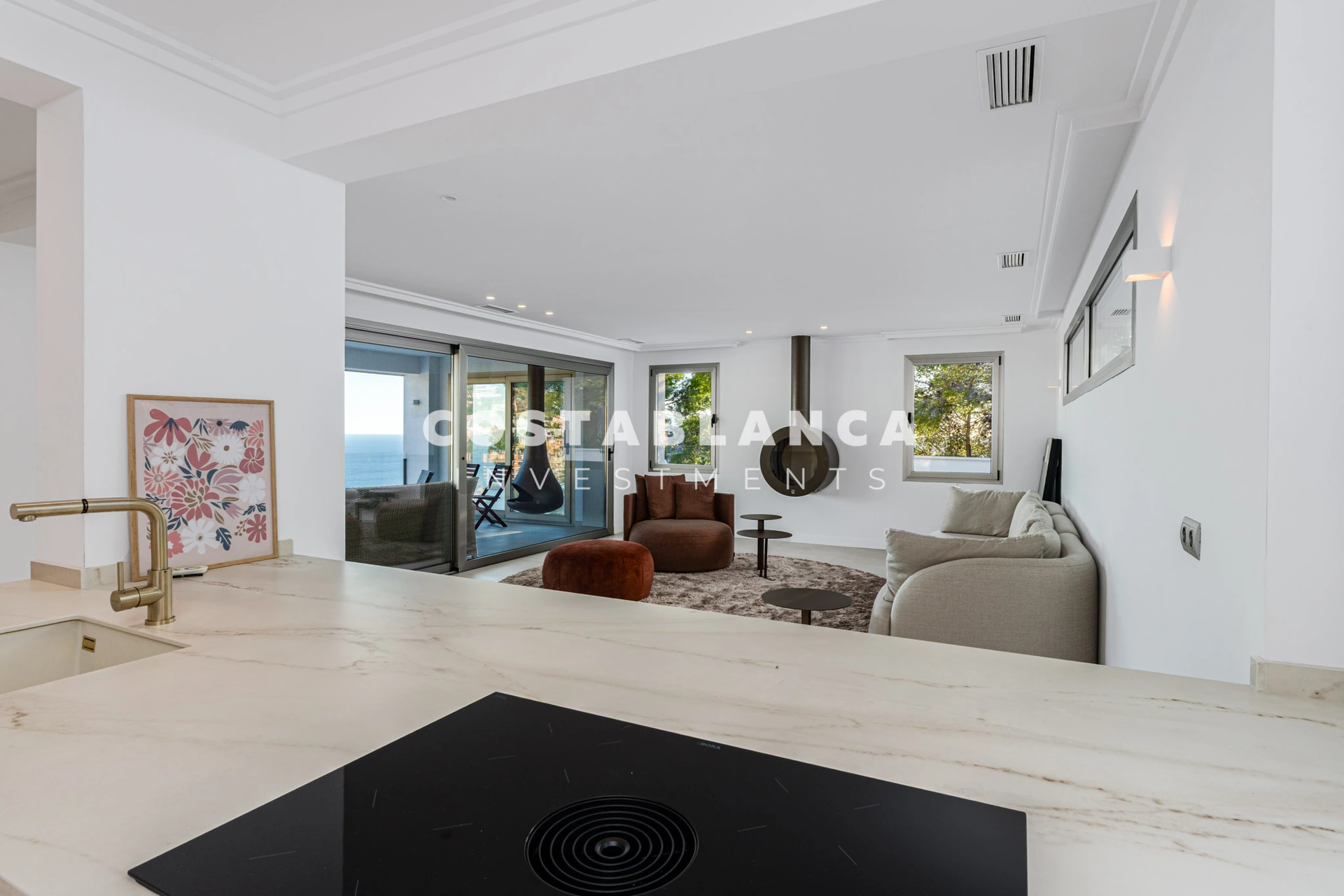Vila de lux contemporană cu vederi panoramice la Mediterană de vânzare în Altea