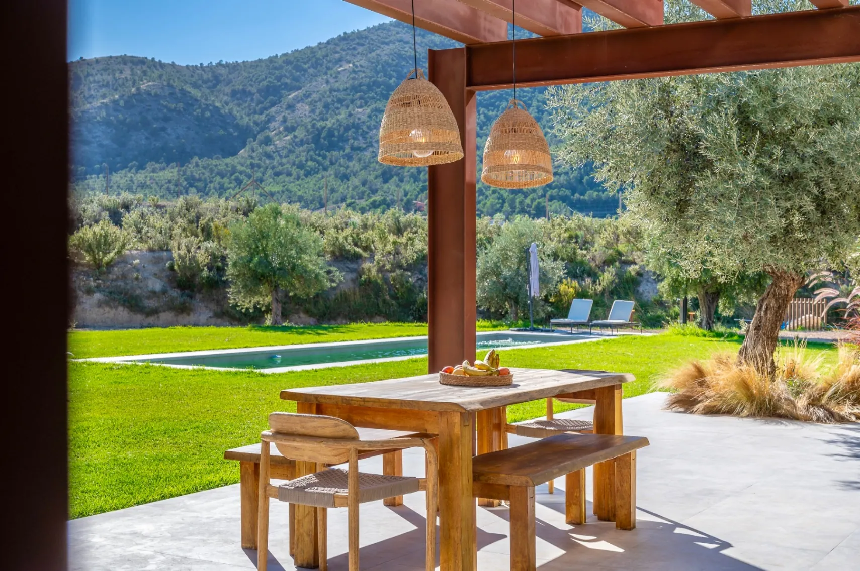 Finca Modernă de Lux cu Intimitate și Natură