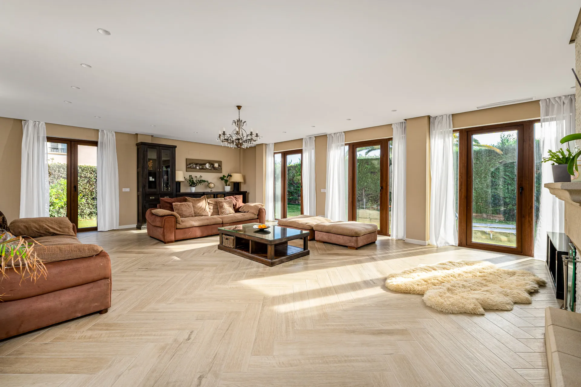 Renovated Mediterranean villa for sale with sea views in Sierra Cortina, Finestrat.
