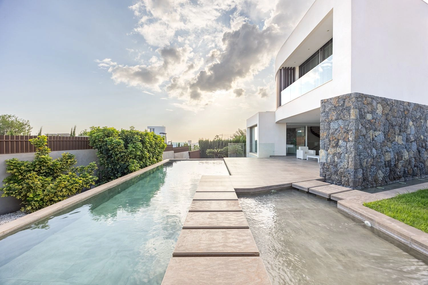 Vila cu design modern, cu vedere la mare, de vânzare în Finestrat.