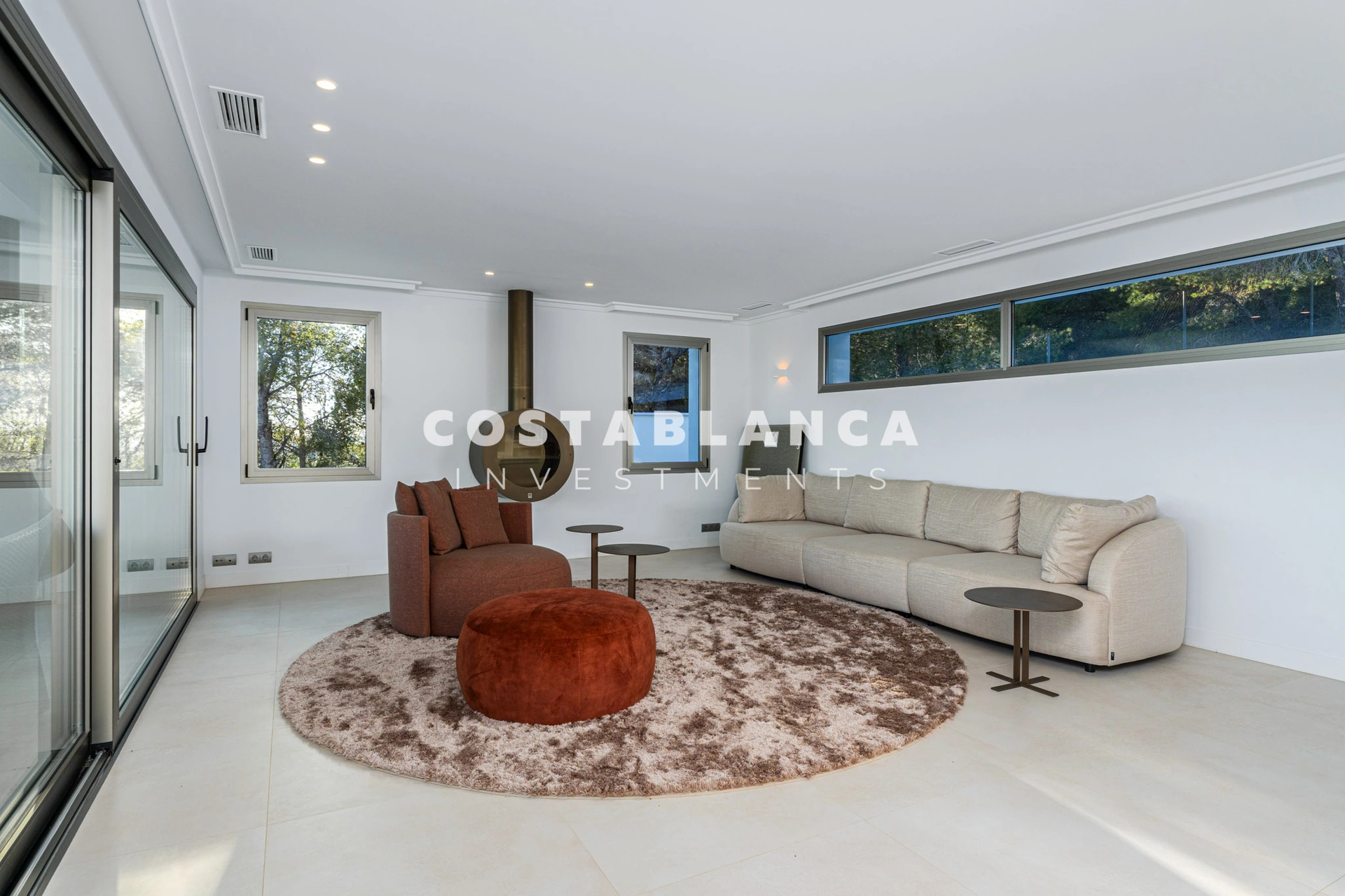 Vila de lux contemporană cu vederi panoramice la Mediterană de vânzare în Altea