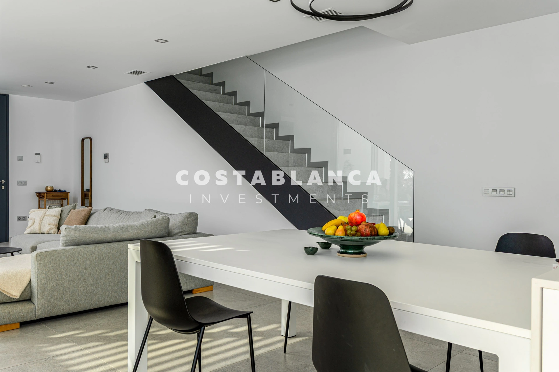 Modern Mediterranean Villa with Private Pool and High-End Finishes for Sale in Finestrat