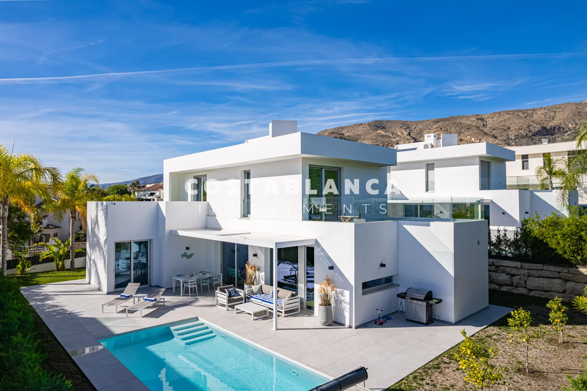 Modern Mediterranean Villa with Private Pool and High-End Finishes for Sale in Finestrat