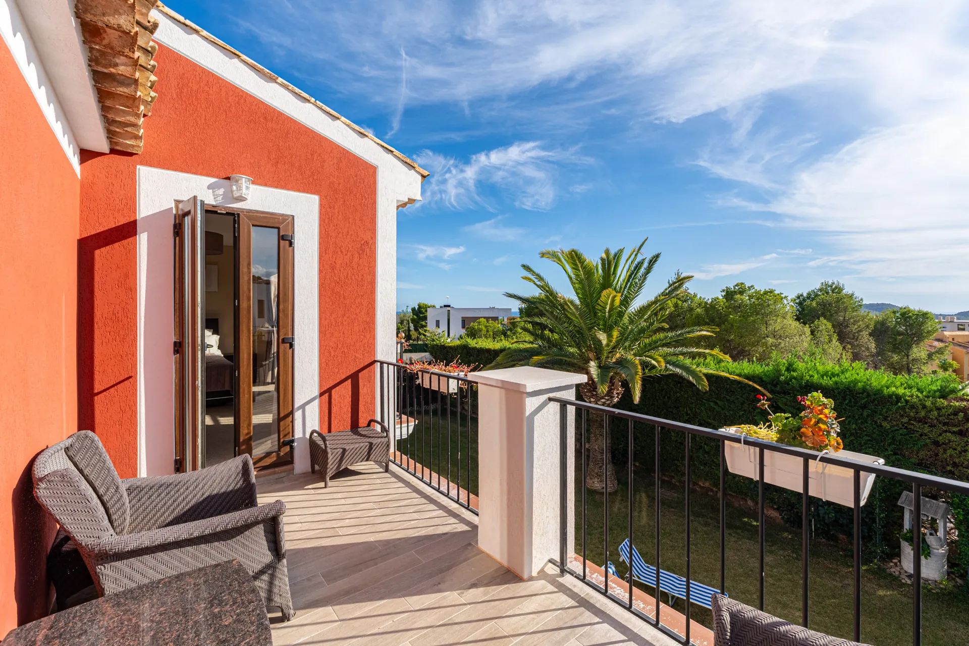 Renovated Mediterranean villa for sale with sea views in Sierra Cortina, Finestrat.