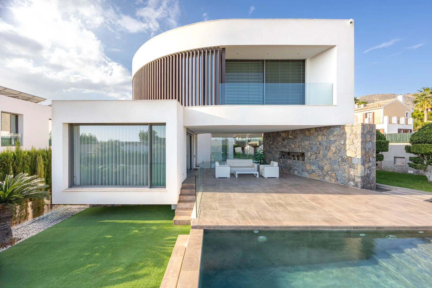 Vila cu design modern, cu vedere la mare, de vânzare în Finestrat.