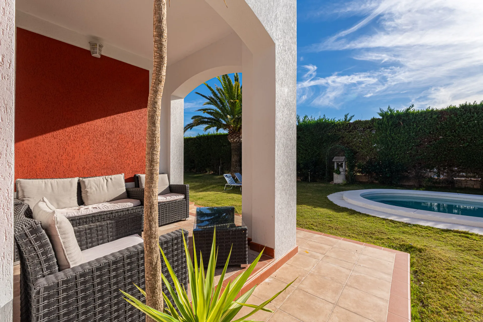 Renovated Mediterranean villa for sale with sea views in Sierra Cortina, Finestrat.