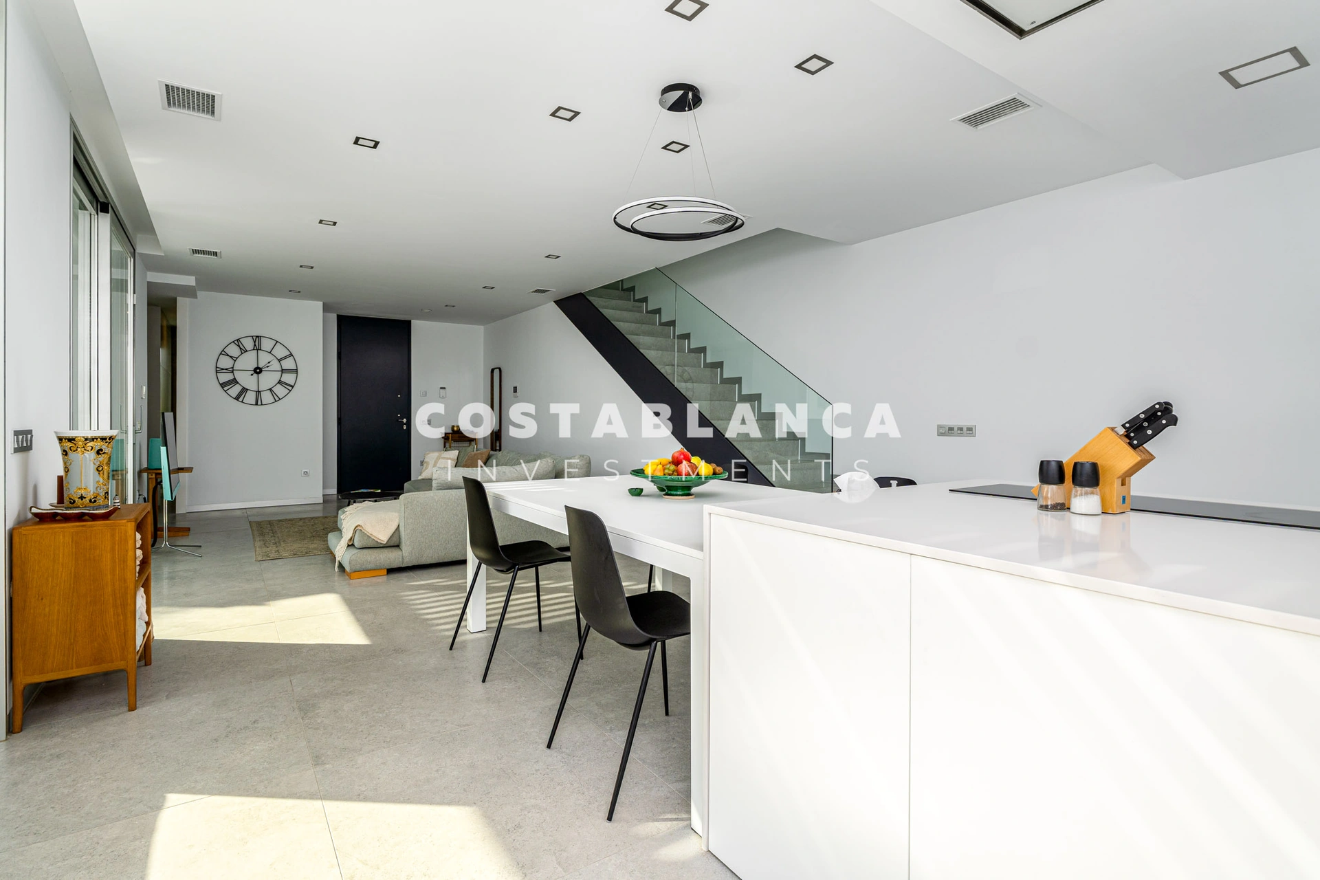 Modern Mediterranean Villa with Private Pool and High-End Finishes for Sale in Finestrat