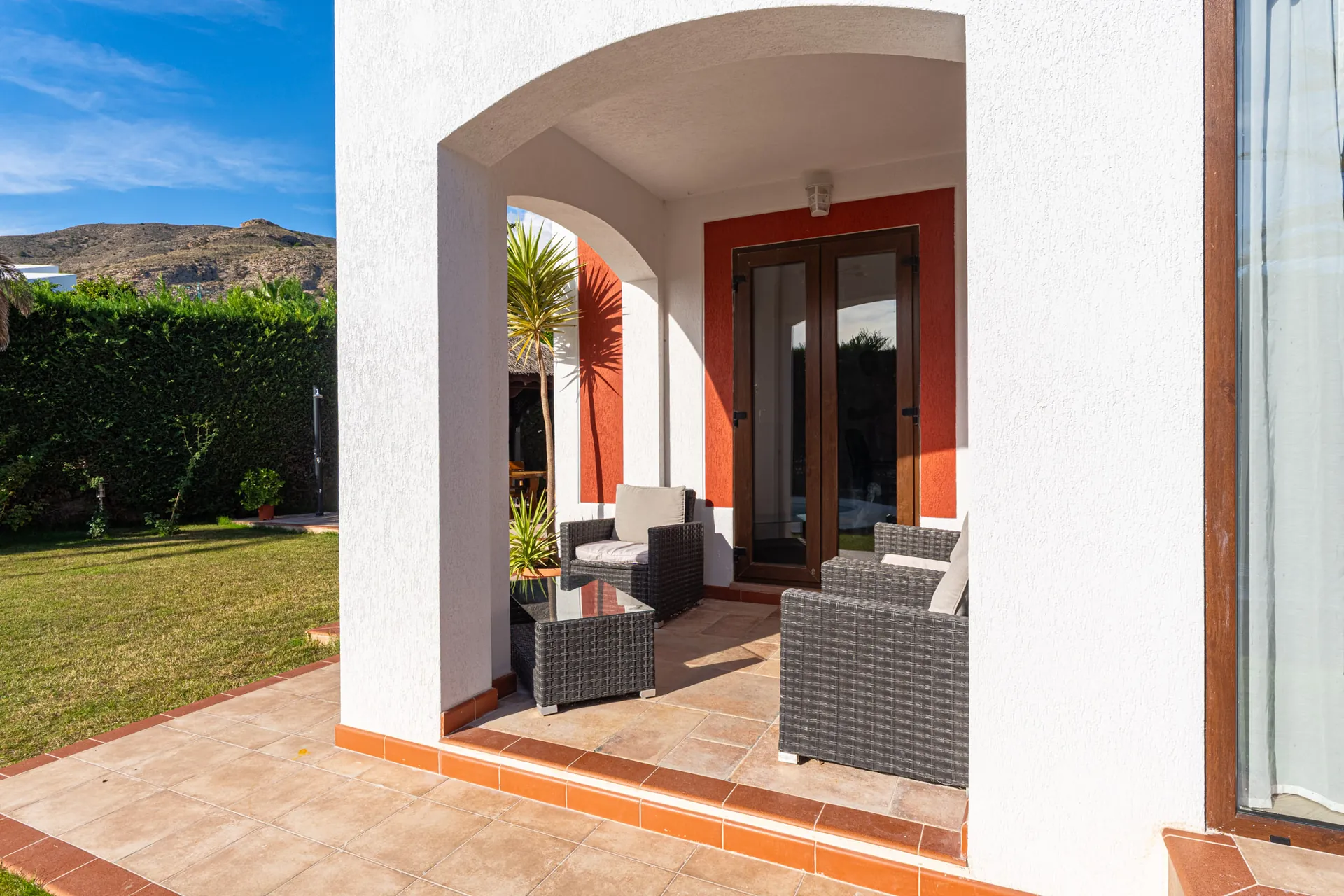 Renovated Mediterranean villa for sale with sea views in Sierra Cortina, Finestrat.