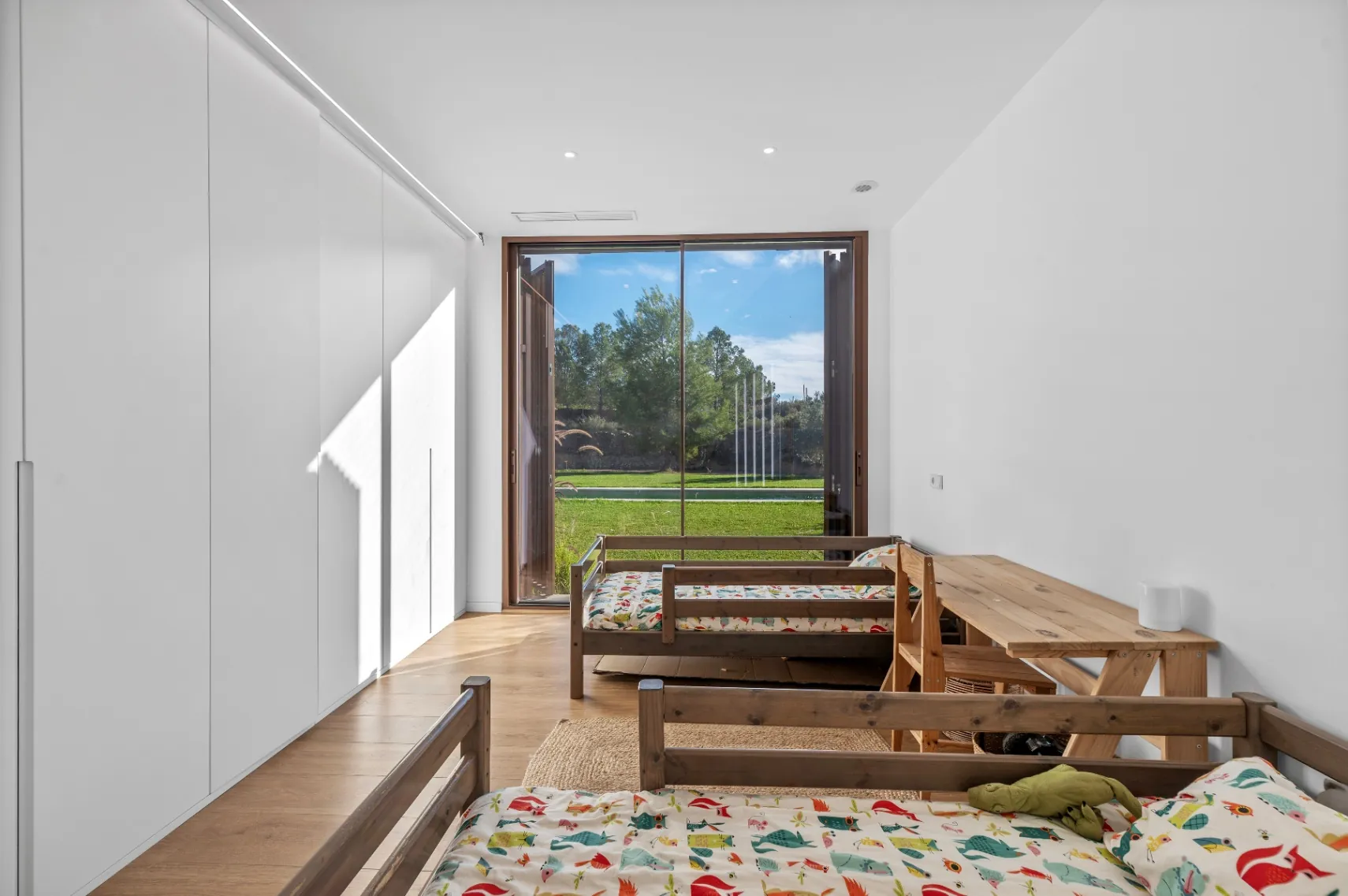 Finca Modernă de Lux cu Intimitate și Natură