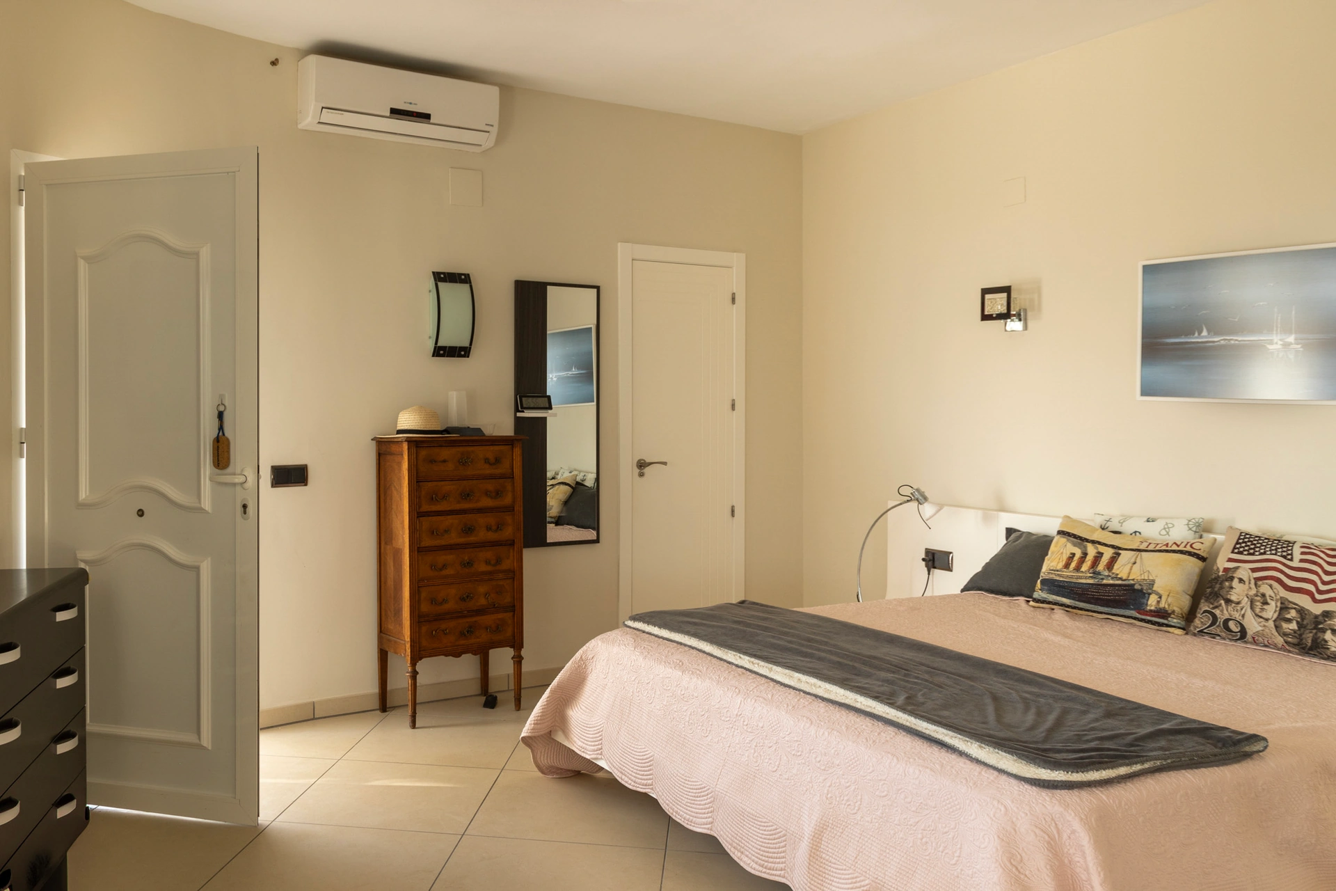 Vila de lux gata de mutat cu vederi panoramice la mare de vânzare în Moraira