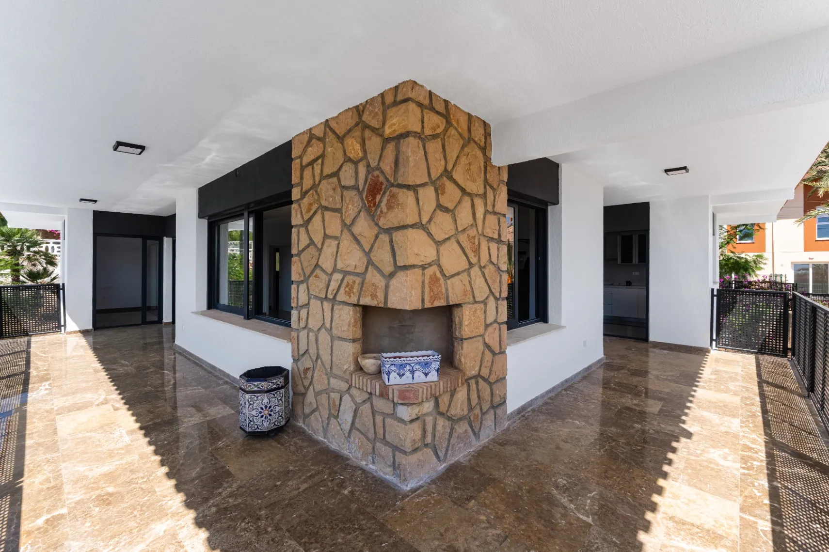 Modern and spacious villa for sale in La Nucía with large land and views.