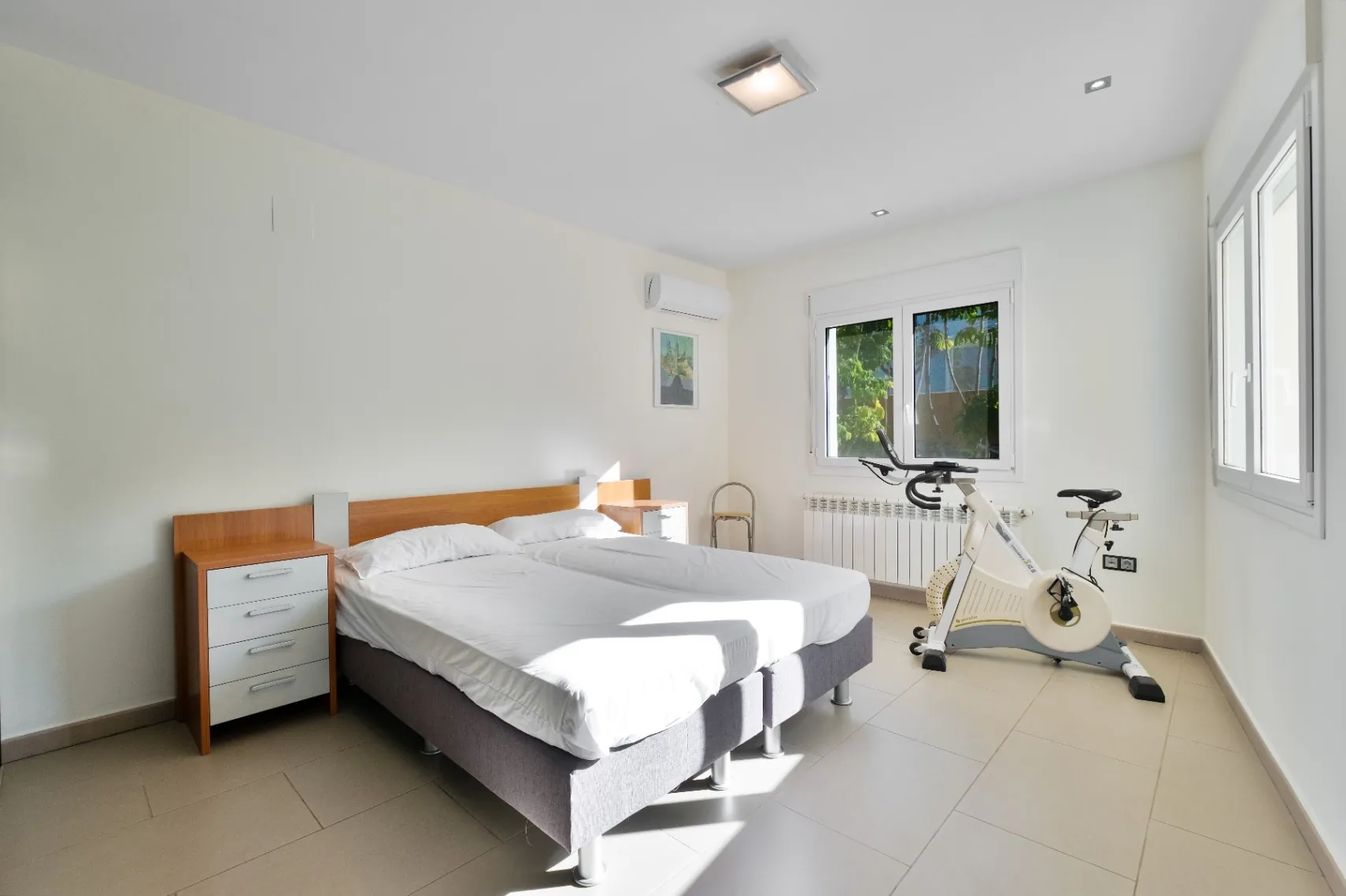 Vilă modernă aproape de plaje și servicii de vânzare în Calpe
