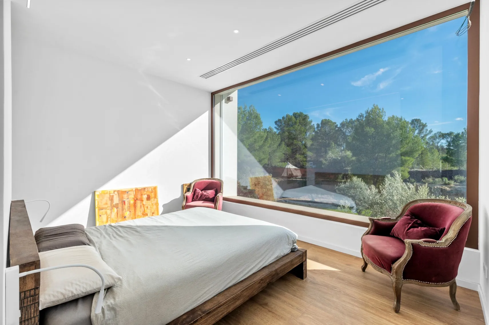 Finca Modernă de Lux cu Intimitate și Natură