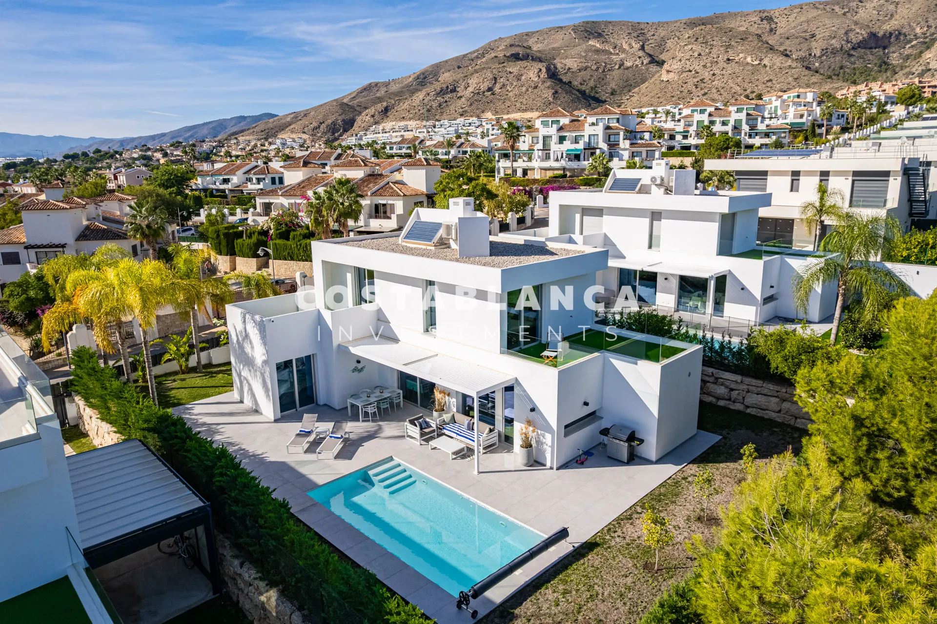 Modern Mediterranean Villa with Private Pool and High-End Finishes for Sale in Finestrat