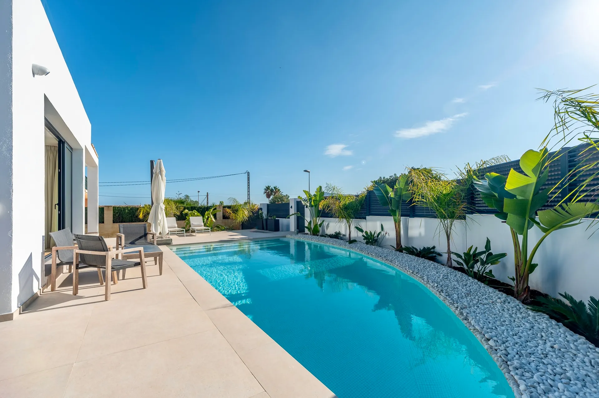 Modern new-build villa for sale in La Nucía with pool and garden.