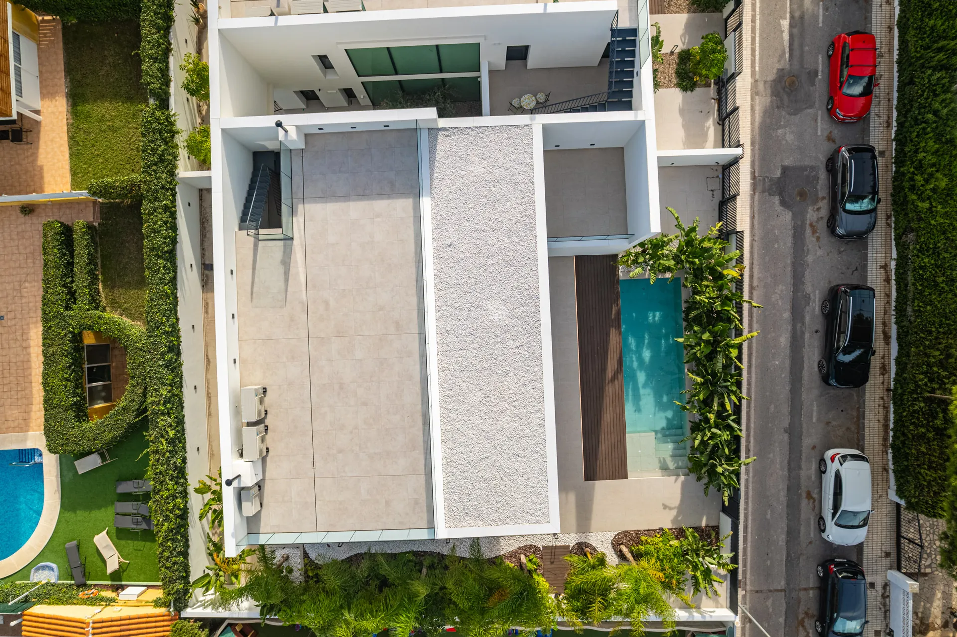 Vilă Modernă Nouă cu Piscină și Vederi la Munte în Albir