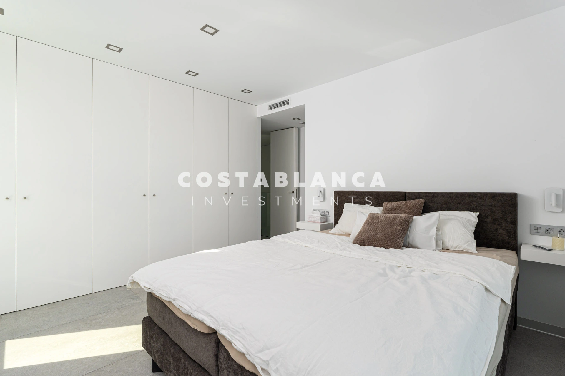 Modern Mediterranean Villa with Private Pool and High-End Finishes for Sale in Finestrat