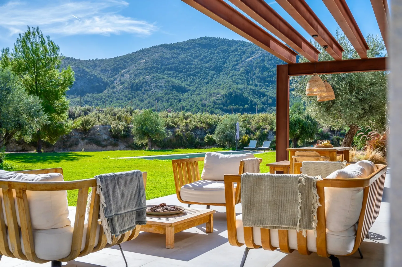 Finca Modernă de Lux cu Intimitate și Natură