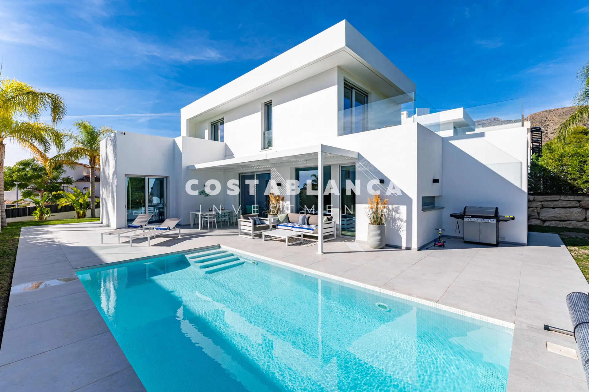 Modern Mediterranean Villa with Private Pool and High-End Finishes for Sale in Finestrat