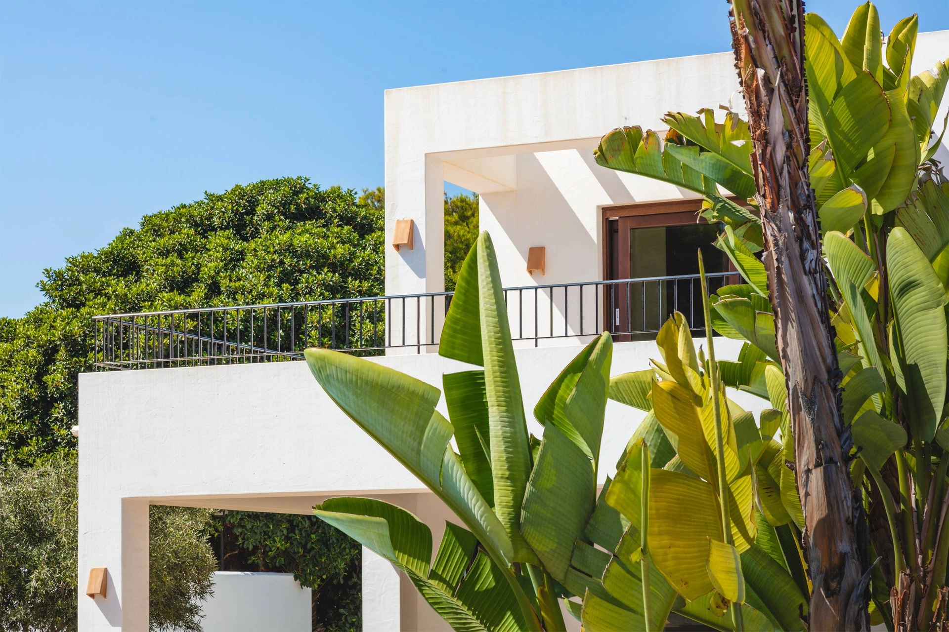Villa Andrago Contemporary Mediterranean Residence for Sale on the Frontline in Moraira