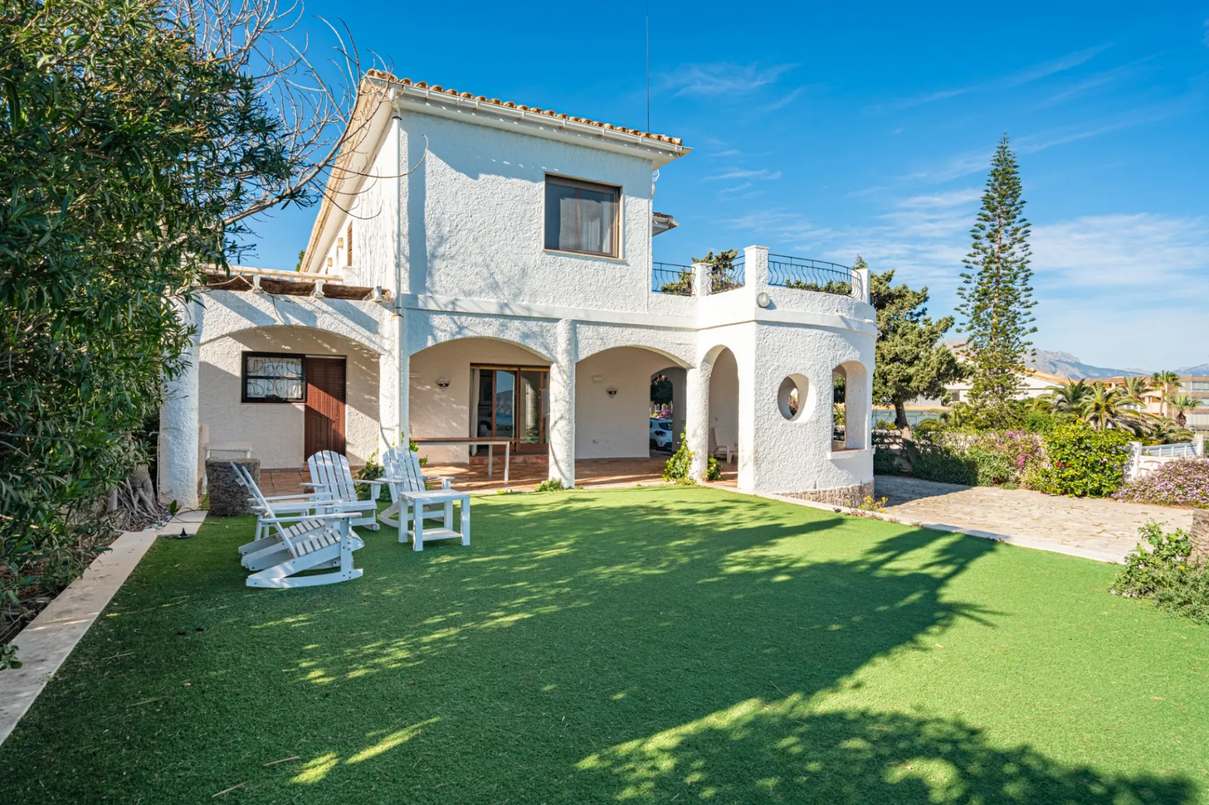 A once-in-a-lifetime opportunity on a cliff for sale in El Albir