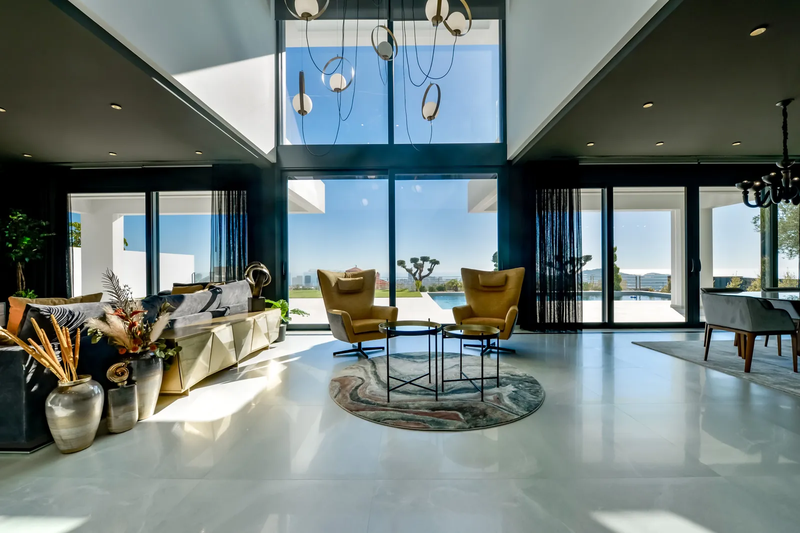Modern villa for sale in Finestrat with panoramic sea views.