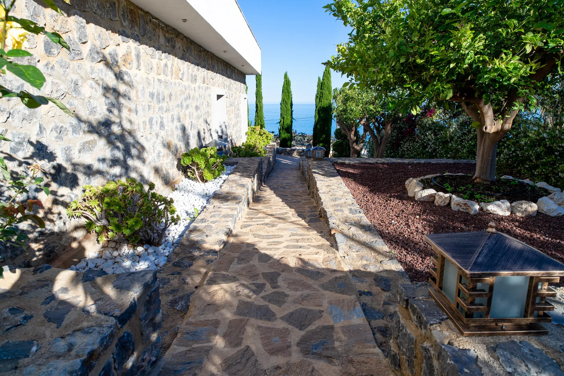 Vila modernă de lux cu vedere panoramică la mare de vânzare în Sierra de Altea.