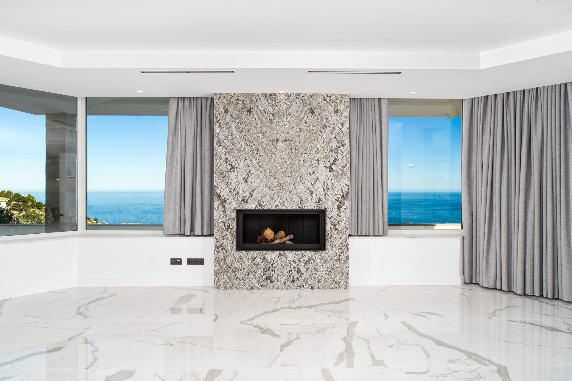 Vila modernă de lux cu vedere panoramică la mare de vânzare în Sierra de Altea.