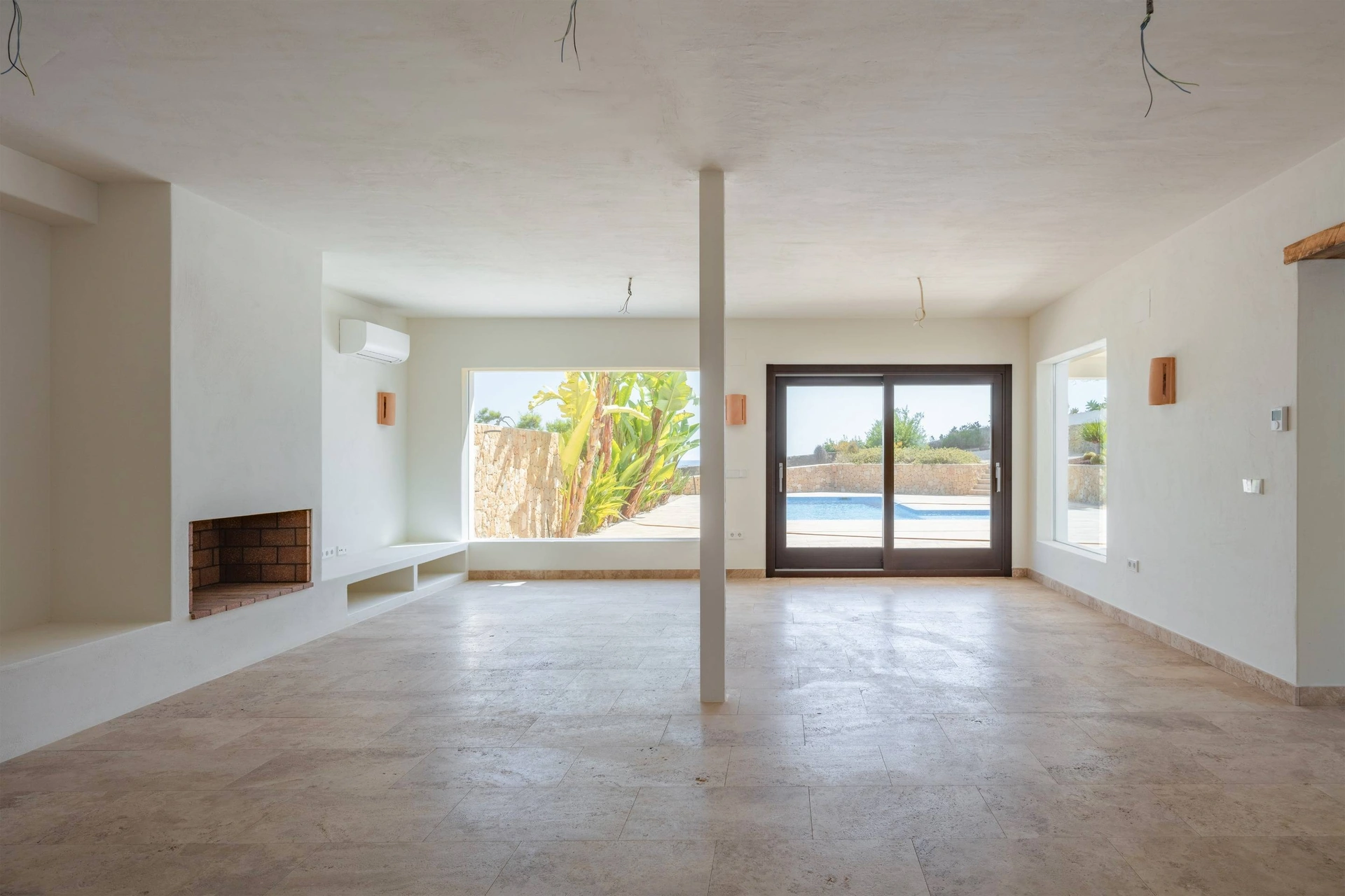 Villa Andrago Contemporary Mediterranean Residence for Sale on the Frontline in Moraira