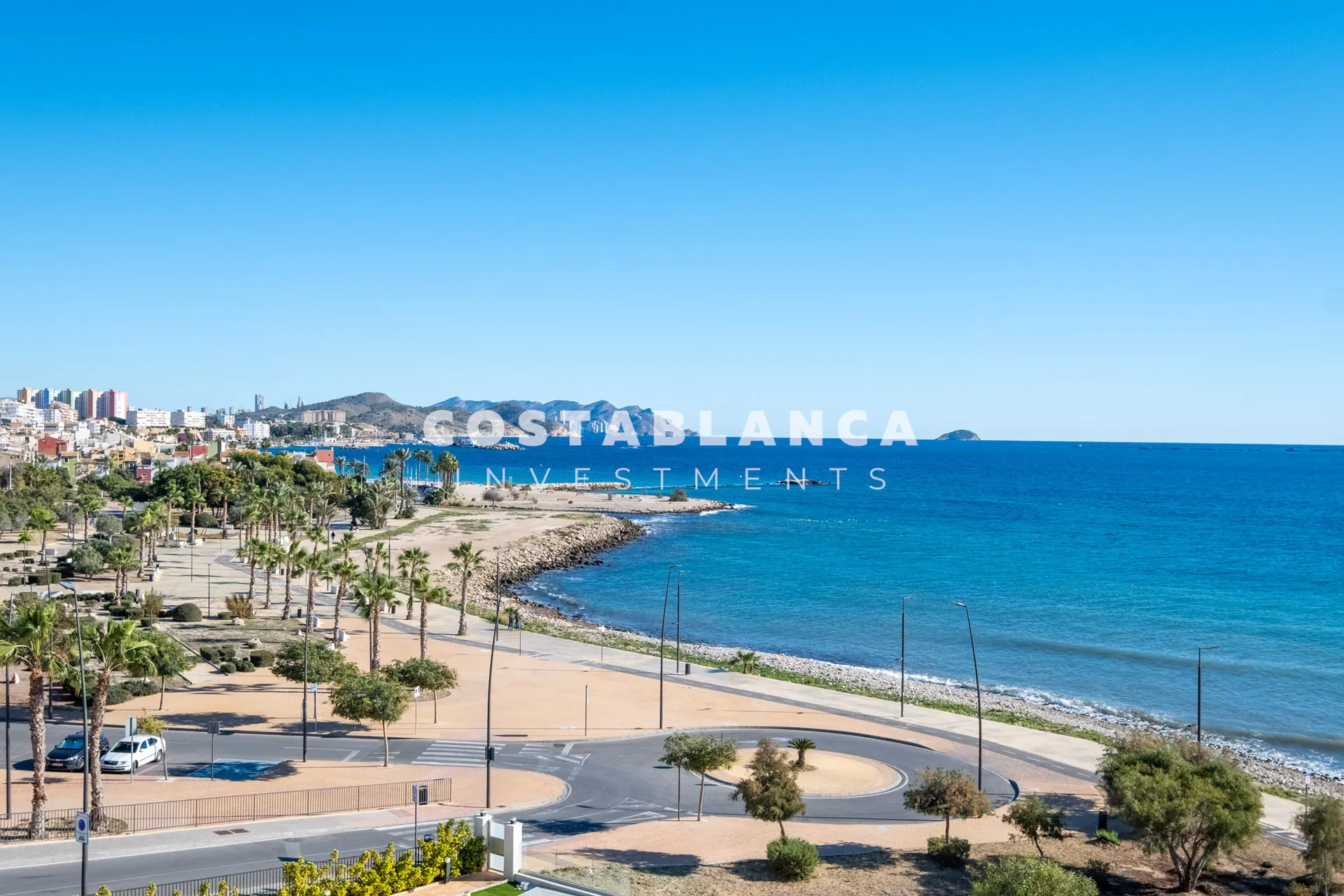 Exceptional Penthouse on the Front Line with Panoramic Sea Views in Villajoyosa