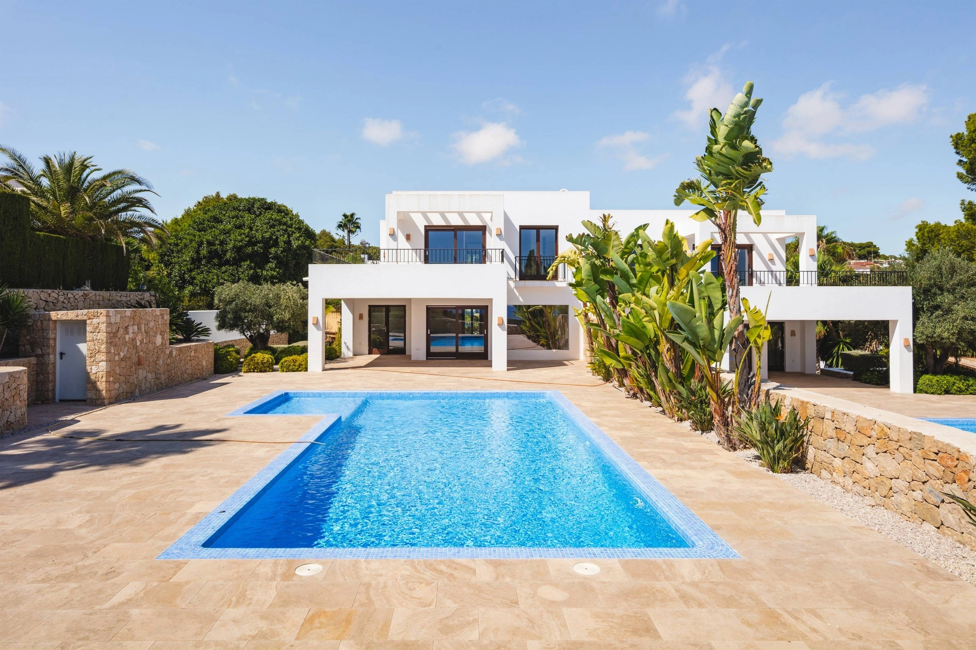 Villa Andrago Contemporary Mediterranean Residence for Sale on the Frontline in Moraira
