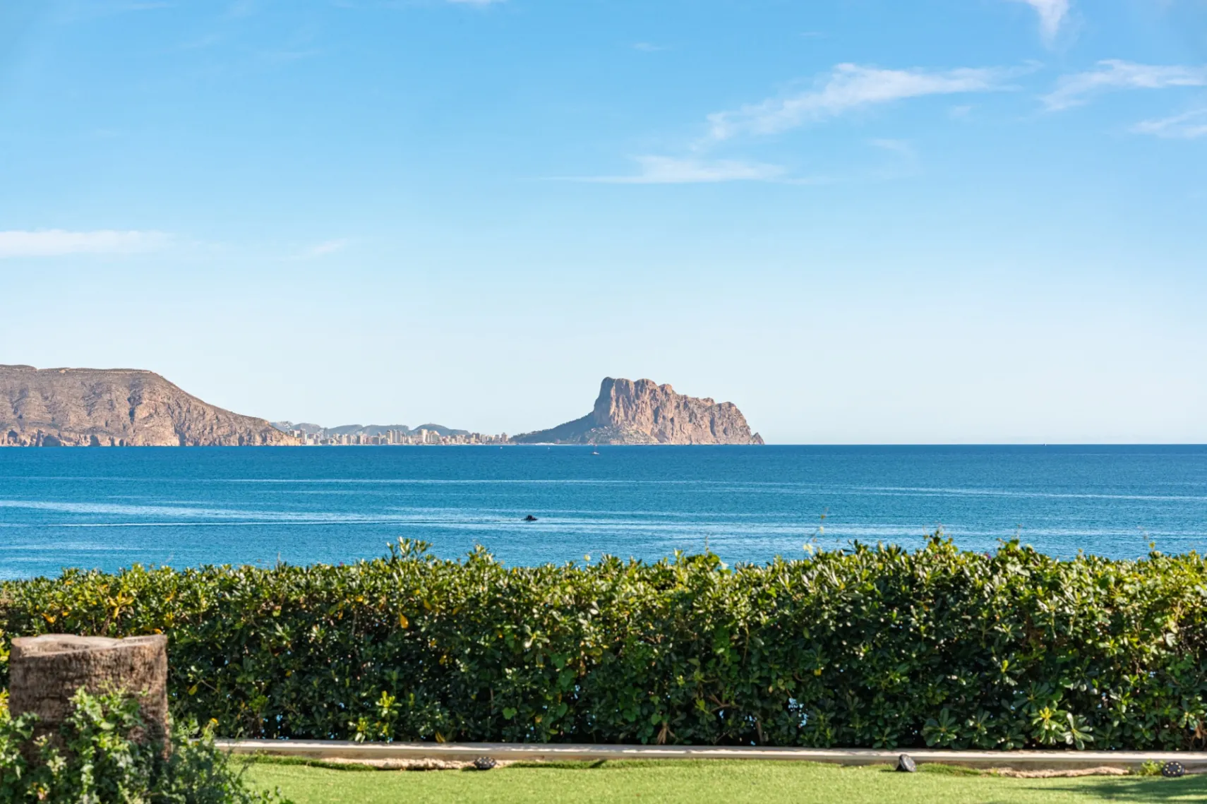 A once-in-a-lifetime opportunity on a cliff for sale in El Albir