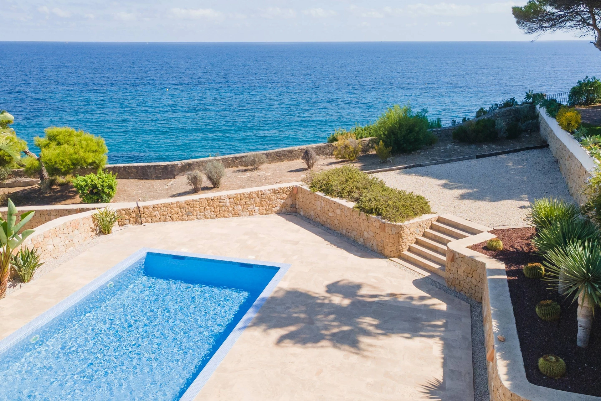 Villa Andrago Contemporary Mediterranean Residence for Sale on the Frontline in Moraira