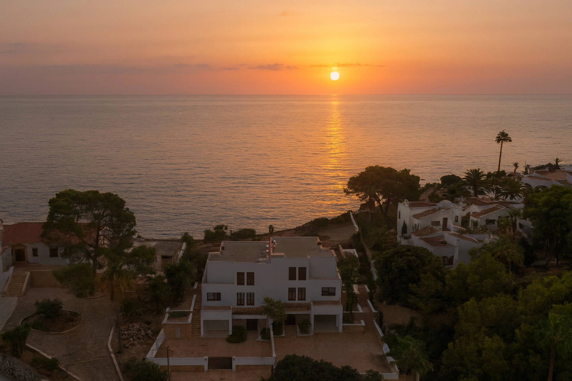 Villa Andrago Contemporary Mediterranean Residence for Sale on the Frontline in Moraira