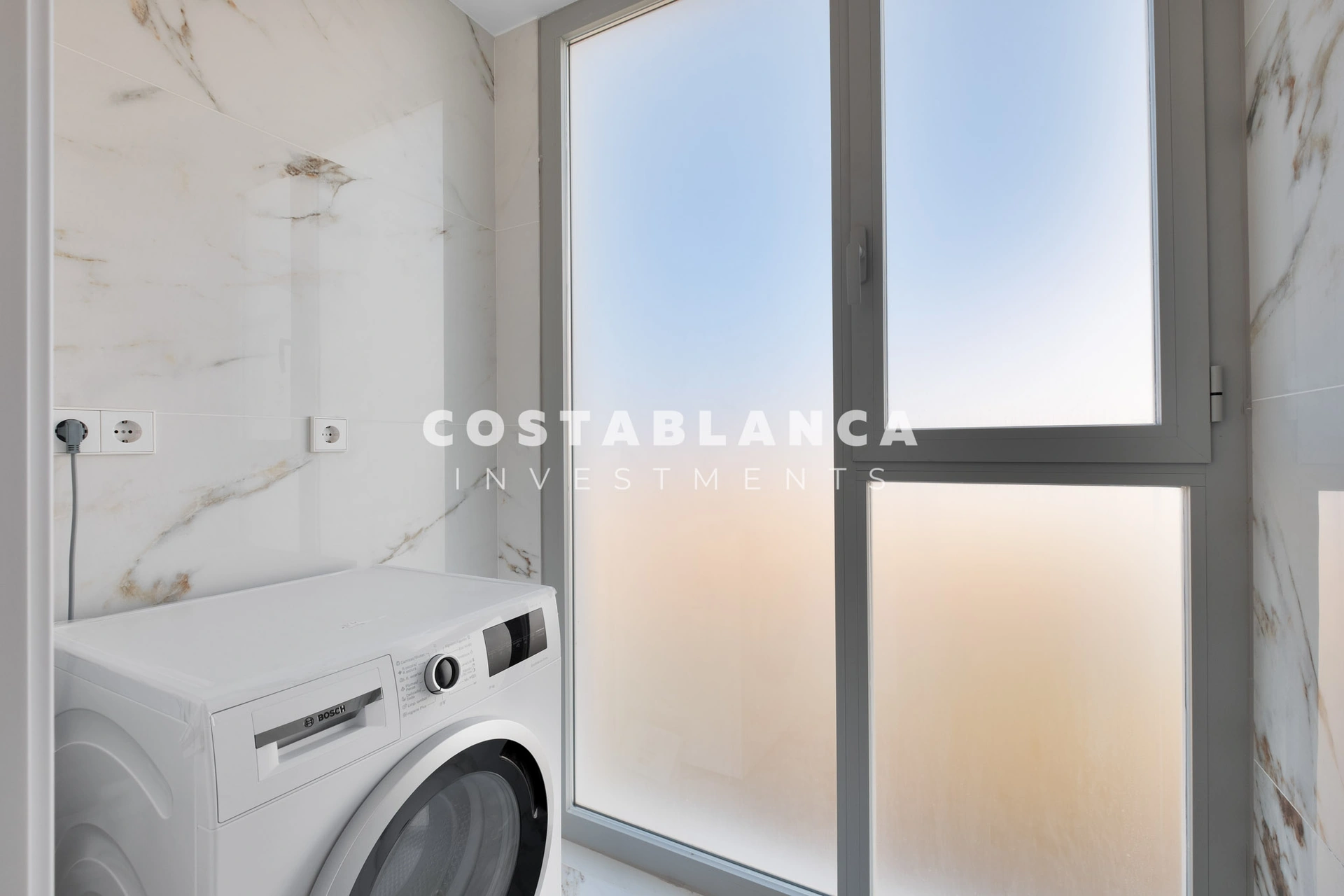 Exceptional Penthouse on the Front Line with Panoramic Sea Views in Villajoyosa