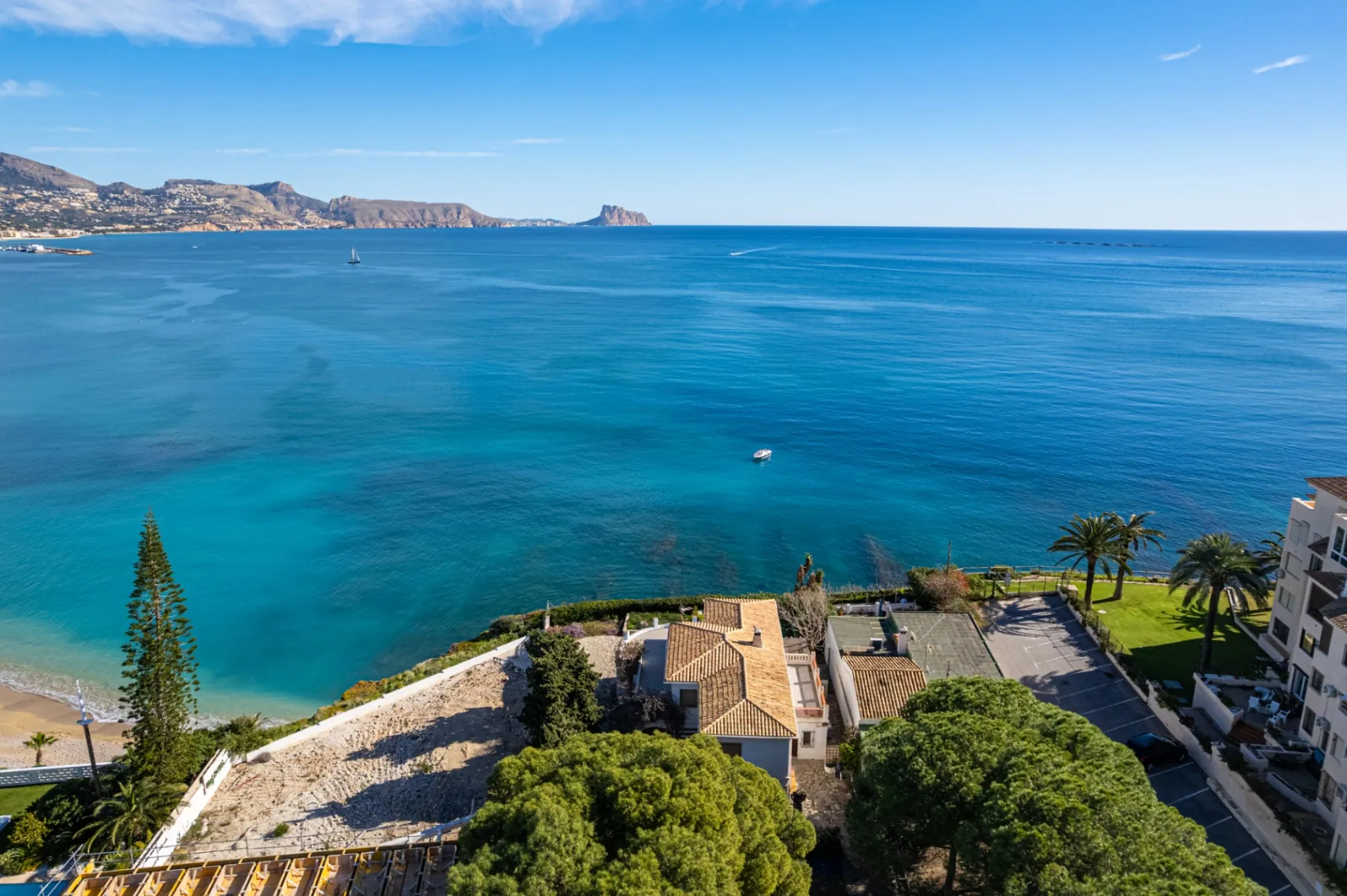 A once-in-a-lifetime opportunity on a cliff for sale in El Albir