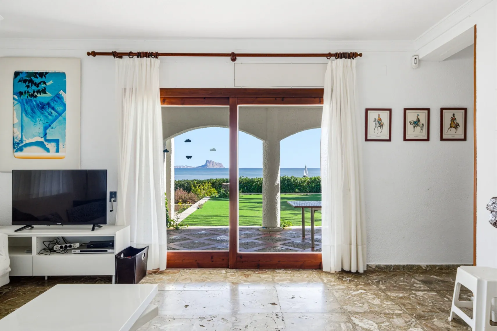 A once-in-a-lifetime opportunity on a cliff for sale in El Albir
